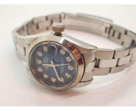 Ladies stainless steel fashion wristwatch  CONDITION REPORT: This item is working at lotting.