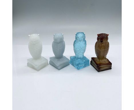 Four art glass owl figurines in Aqua, Pearl Gray, Caramel, and Opal. Degenhart hallmarks on the bottoms. Issued: 1970sDimensi