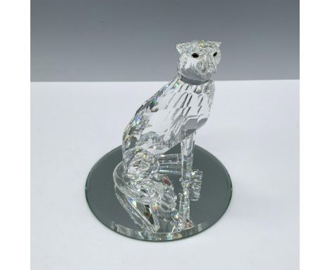 Part of the African Wildlife group. Features a clear facetted body and a high tail. Accompanied by a mirrored base which meas