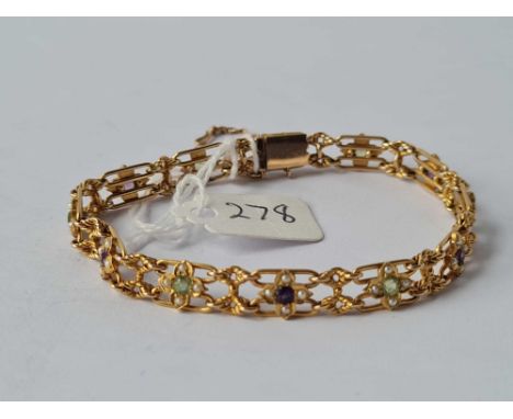 A SUFFRAGETTE VINTAGE BRACELET IN 18CT GOLD Peridot, pearl &amp; amethyst 12.9g