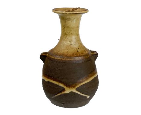 Janet LEACH (1918-1997) Lugged vase  Ceramic, impressed personal and Leach Pottery seal, height 16.5cm.   This vase has firin