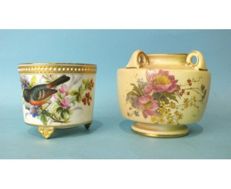 A small Worcester jewelled three-legged pot with bird and floral-painted decoration, 6.5cm high, 7.2cm diameter, factory mark