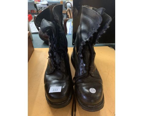 A PAIR OF ARMY STYLE BOOTS 