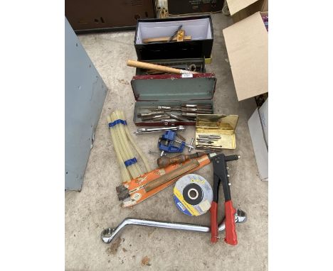 VARIOUS TOOLS - THREADING TAPS, VICE, POP RIVETER ETC 
