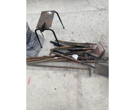 VARIOUS TOOLS - A BENCH VICE ON STAND, SAWS ETC 