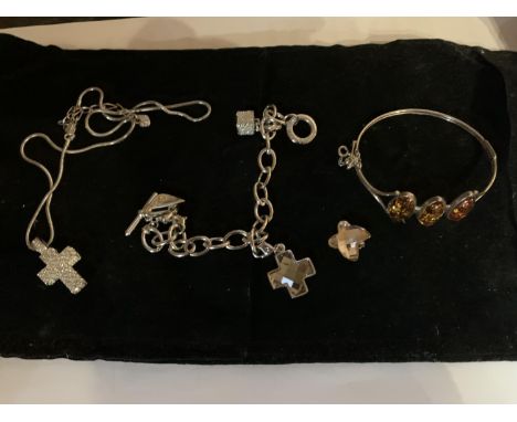 SWAROVSKI COSTUME JEWELLERY TO INCLUDE CRYSTAL SET CROSS PENDANT AND CHAIN, CHARM BRACELETWITH LOOSE BUTTERFLY CHARM AND A SI