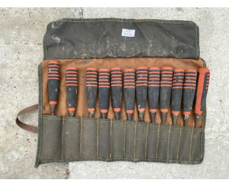 A BAHCO 12 PIECE WOOD CHISEL SET 