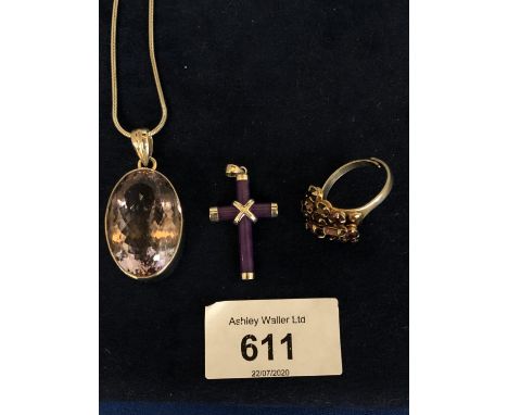 A WHITE METAL LAVENDER JADE CROSS PENDANT, A LARGE PALE AMETHYST SILVER PENDANT AND CHAIN AND A SILVER PLATED PURPLE STONE SE