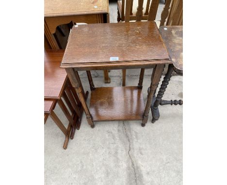 AN OAK SIDE TABLE WITH LOWER SHELF 