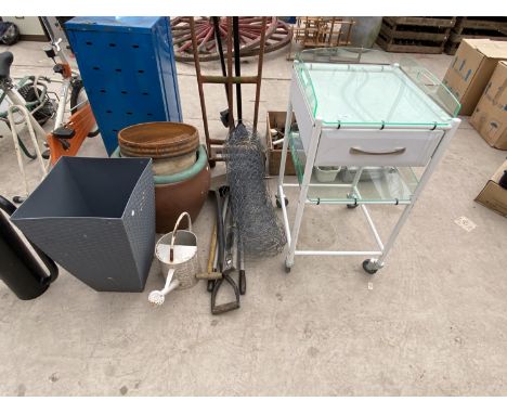 GARDEN ITEMS - WIRE NETTING, PLANTERS, TOOLS AND A KITCHEN TROLLEY 