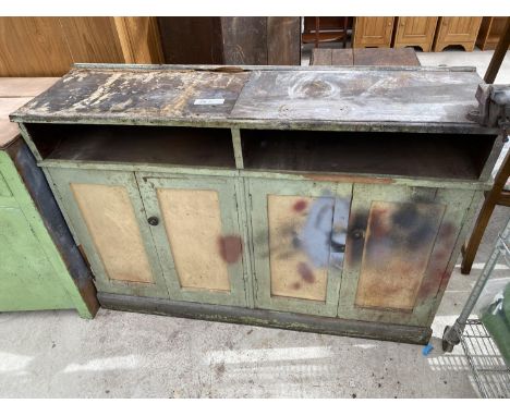 A VINTAGE PAINTED WOODEN CABINET WITH BENCH VICE 