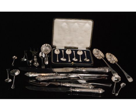 A parcel lot of assorted flatware to include two berry spoons, a cased set of six teaspoons, together with four silver handle