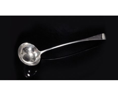 A George III hallmarked silver ladle, Old English pattern, weight 4.6oz, length 34cm, London 1800, Thomas Wallis II 