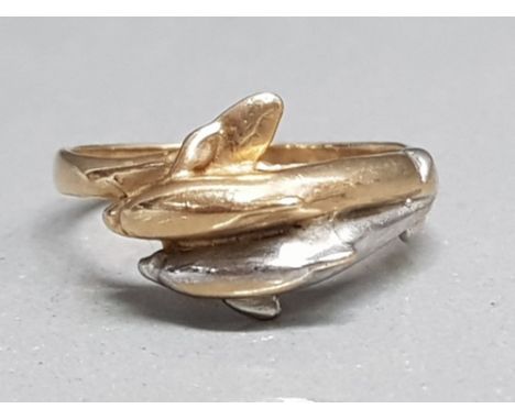 9ct gold two Dolphin ring, size O, 3g