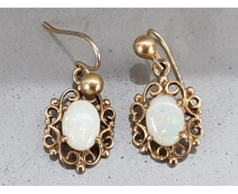 Vintage 9ct gold &amp; opal pendant earrings, 1.5g