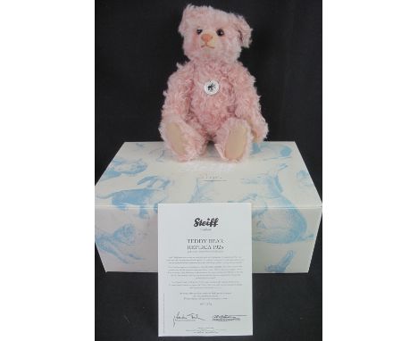 Modern Steiff teddy bear replica: 1925 in pink, limited edition, no.: 1374/1925.  36cm high.  In original box with certificat