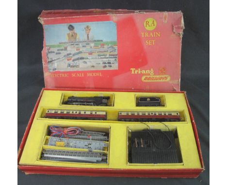 Vintage Tri-ang Railways 00 gauge R.A. electric scale model train set in original box.
(B.P. 24% incl. VAT) CONDITION REPORT: