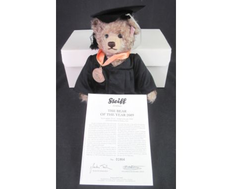 Modern Steiff 'The Graduate' Bear of the Year 2009, brown tipped, 30cm high, production ceased at the end of 2009, no. 01864.