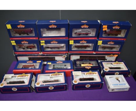 Seventeen Bachmann 00 gauge Rolling Stock Items, Bogie 33854 x2, Hopper 38500 x5, Plank 33952 x4, Conflat 37950Z, Midland Bra