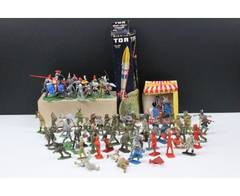 Quantity of mixed plastic figures to include boxed Britains Swoppets 15th Century Mounted Knight, quantity of mixed Britains 