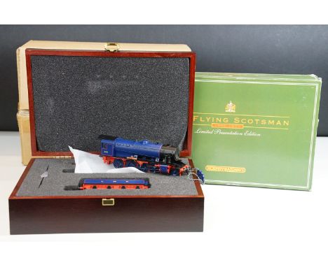 Boxed Hornby OO gauge ltd presentation edn R075 The Flying Scotsman locomotive and a boxed Bachmann OO gauge ltd edn Sir Guy 
