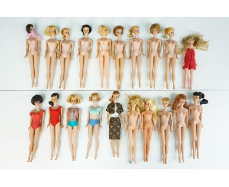 Barbie - Quantity of 20 1960's onwards Mattel Barbie related fashion dolls to include Barbie, Stacey, Midge, etc, many varian