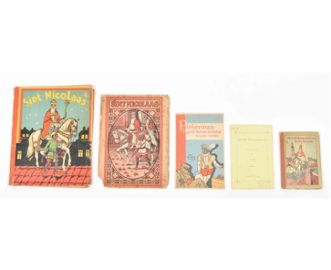 n.pl., early 20th cent. 8 p. (2) "Sint Nicolaas en Piet brengen geschenken op hun reis over de daken". Mid 20th cent. (3) F.A