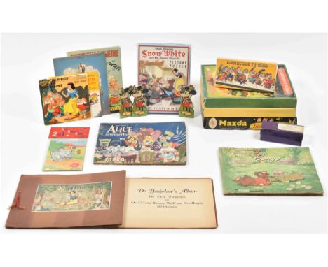The British Tomson-Houston co, 1950. Box (sl. dam.) incl. a set of 10 lights. With: (2) Peter Pan. Théâtre de Marionnettes. (