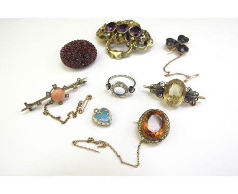 Various Victorian and later brooches etc including 9ct gold clover brooch, coral and seed pearl, enamel heart charm and a dia