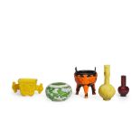 A COLLECTION OF PEKING GLASS VASES AND SCHOLAR'S DESK ITEMS 19th/20th century (5)