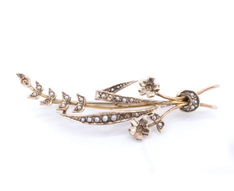 A Belle Epoque seed pearl and 9 ct yellow metal wild flower posy brooch, 52 mm, 3 g