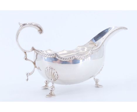 A late 20th Century silver Georgian style sauce boat, R E Porter, Birmingham, 1979, 201 g