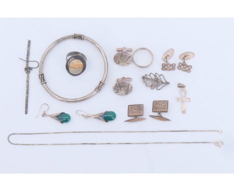 Silver and white metal jewellery, comprising Peruvian and Celtic and other cufflinks, an ankh pendant, ear pendants, a bangle