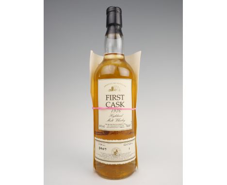 A bottle of North Port-Brechin 1976 First Cask highland malt whisky, bottled in 2001, cask number 3907, bottle number 1, 70 c
