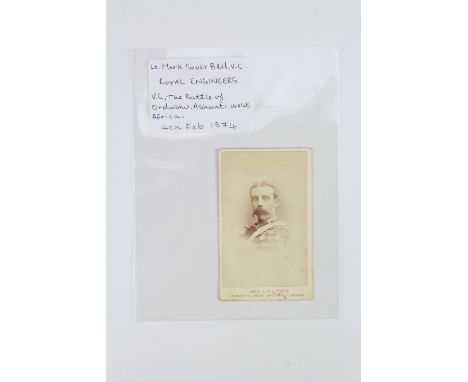 [ Victoria Cross ] A cartes de visite portraying Lieutenant Mark Sever Bell. [Awarded the Victoria Cross for brave actions du