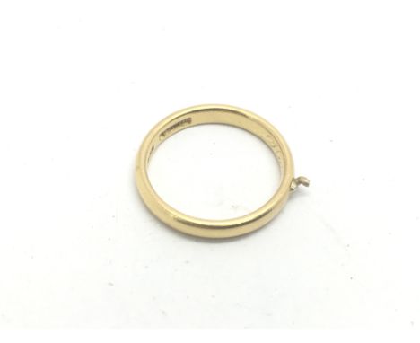 A 22ct gold ring, approx 3.5g and approx size K.