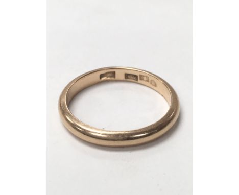 A continental gold wedding ring. This weighs approximately 3.3g and the ring size is approximately between P - Q.