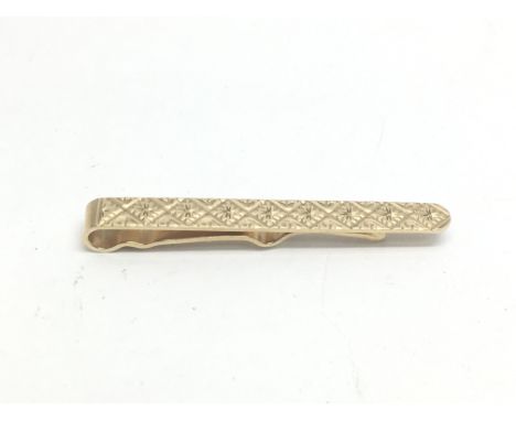 A 9ct gold tie clip, approx 4.3g.