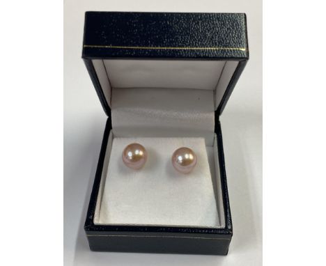 9ct yellow gold pink freshwater pearl studs, boxed