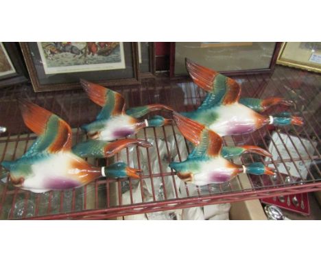 Four Shorter and Son wall mounting ceramic flying mallards 
