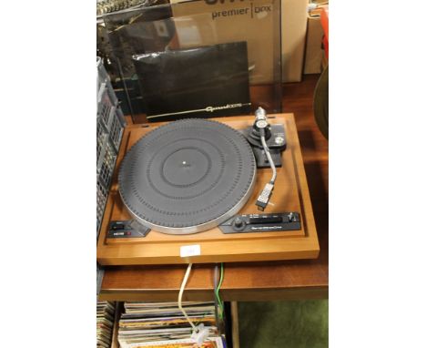 A GARRARD DD75 RECORD PLAYER 