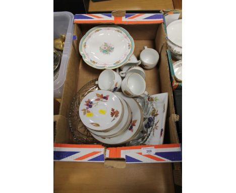 A TRAY OF ASSORTED CHINA TO INCLUDE ROYAL WORCESTER EVESHAM 