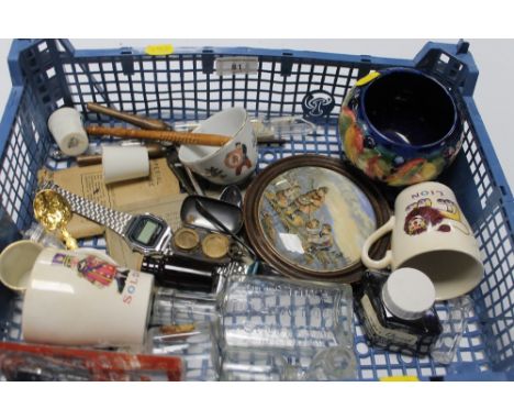 A BOX OF ASSORTED COLLECTABLES TO INCLUDE A MOORCROFT BOWL A/F, CASIO WRIST WATCH, BOTTLES, ETC 