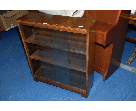 Glazed fronted three shelf display/bookcase