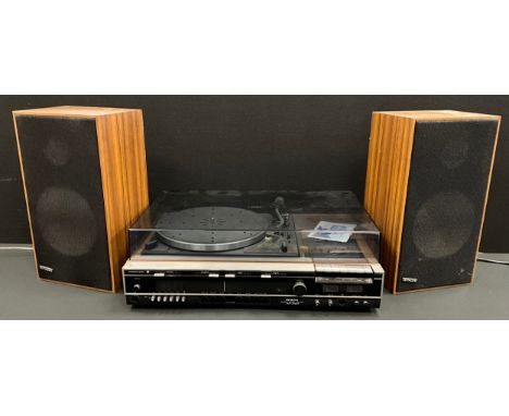 Hitachi stero music turntable centre, SDT-2680R, conforming pair of speaker (3) 