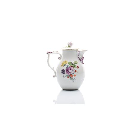 ROCOCO MEISSEN TEAPOT | MEISSEN (GERMANY / GERMAN AROUND 1750) | around 1750 | height 14 cm | marked: marked from the bottom 