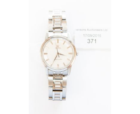 A gent's vintage Omega Seamaster steel bracelet watch, centre sweep seconds hand, mechanical automatic movement, diameter 34 