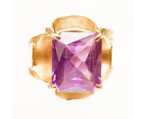 A yellow gold amethyst cut dress ring, the cut corner rectangular mixed cut amethyst, 12 mm x 10 mm, gross weight approximate