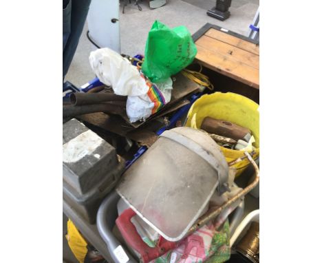 TOOLBOX, TRAY, TUB AND BOWL OF TOOLS ETC