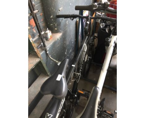 BOULDER GIANT GENTS BIKE